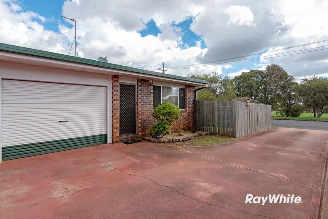 8 Gibson Street, Wilsonton QLD 4350, Wilsonton - Image 1