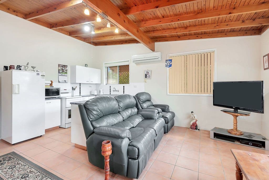8 Gibson Street, Wilsonton QLD 4350, Wilsonton - Thumbnail 2