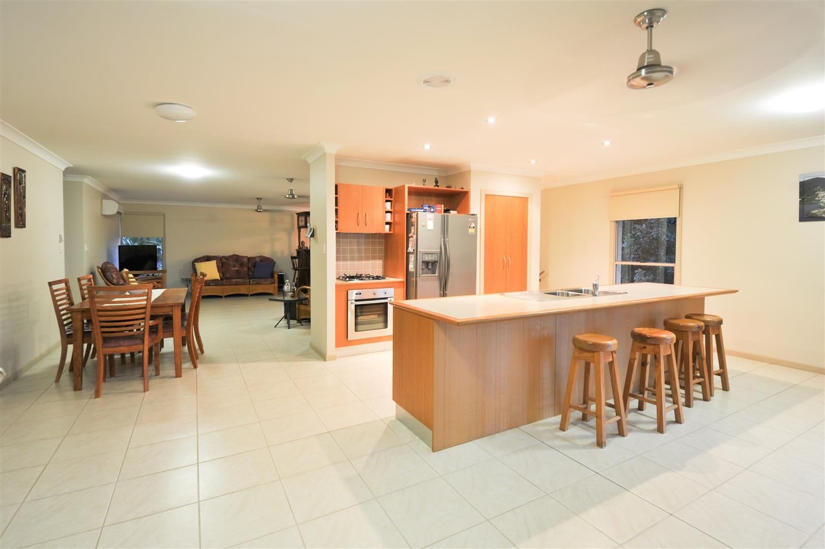 13 Wills Court, CANNONVALE QLD 4802, Cannonvale - Thumbnail 6