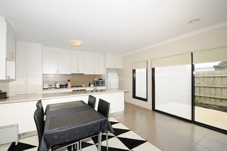 6 Fairfield Street, Cranbourne VIC 3977, Cranbourne - Thumbnail 2