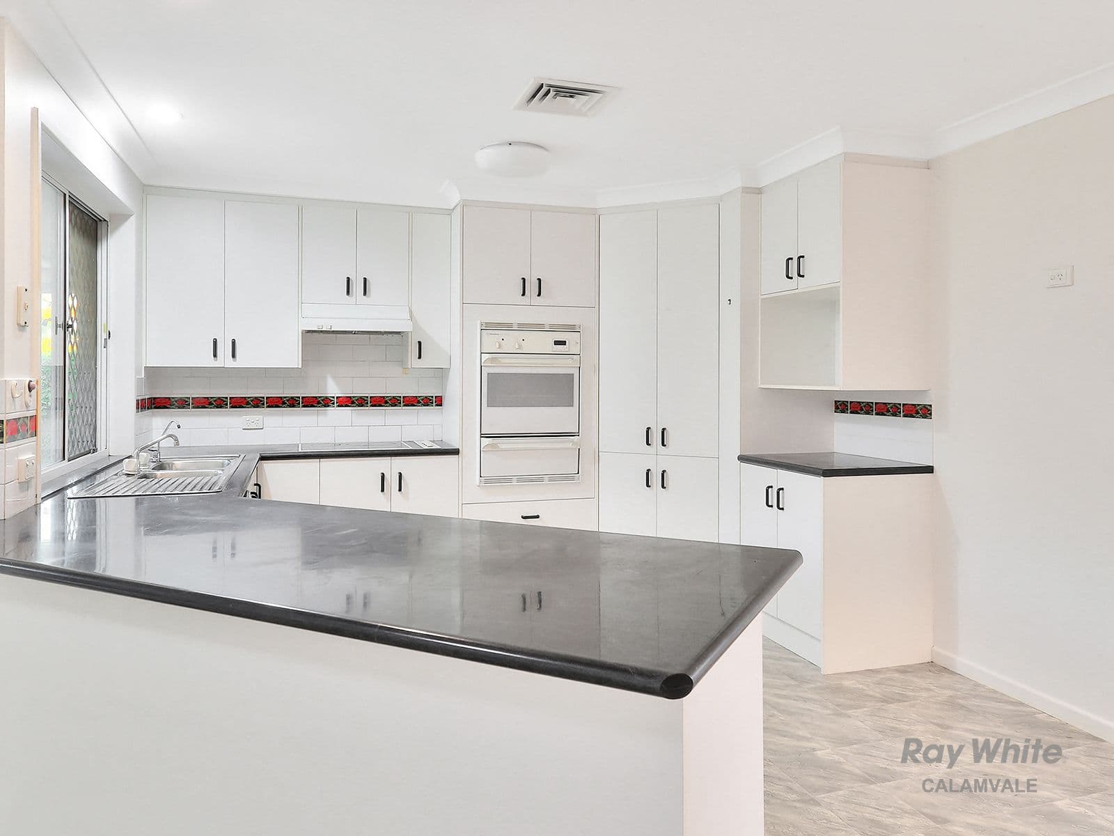 7 Tynon Close, Parkinson QLD 4115, Parkinson - Thumbnail 5