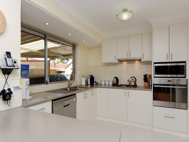 11 Lara Court, COOLOONGUP WA 6168, Cooloongup - Thumbnail 3