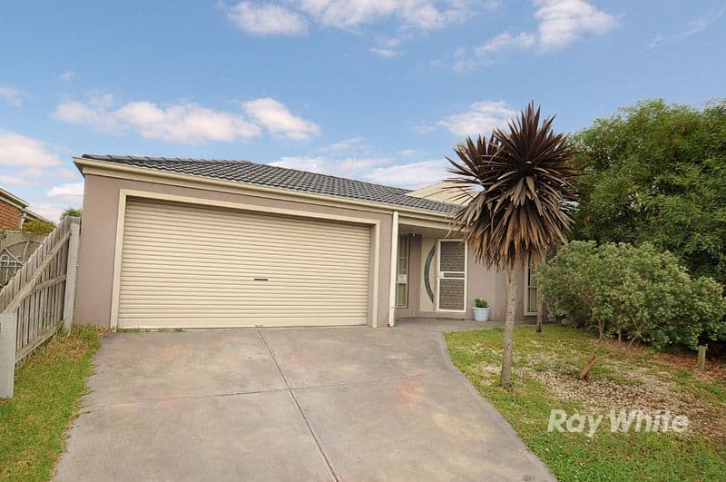 19 Bookham Way, CRANBOURNE VIC 3977, Cranbourne West - Thumbnail 2