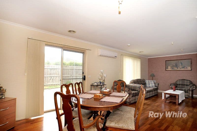 19 Bookham Way, CRANBOURNE VIC 3977, Cranbourne West - Thumbnail 3