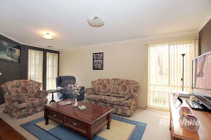 19 Bookham Way, CRANBOURNE VIC 3977, Cranbourne West - Thumbnail 6