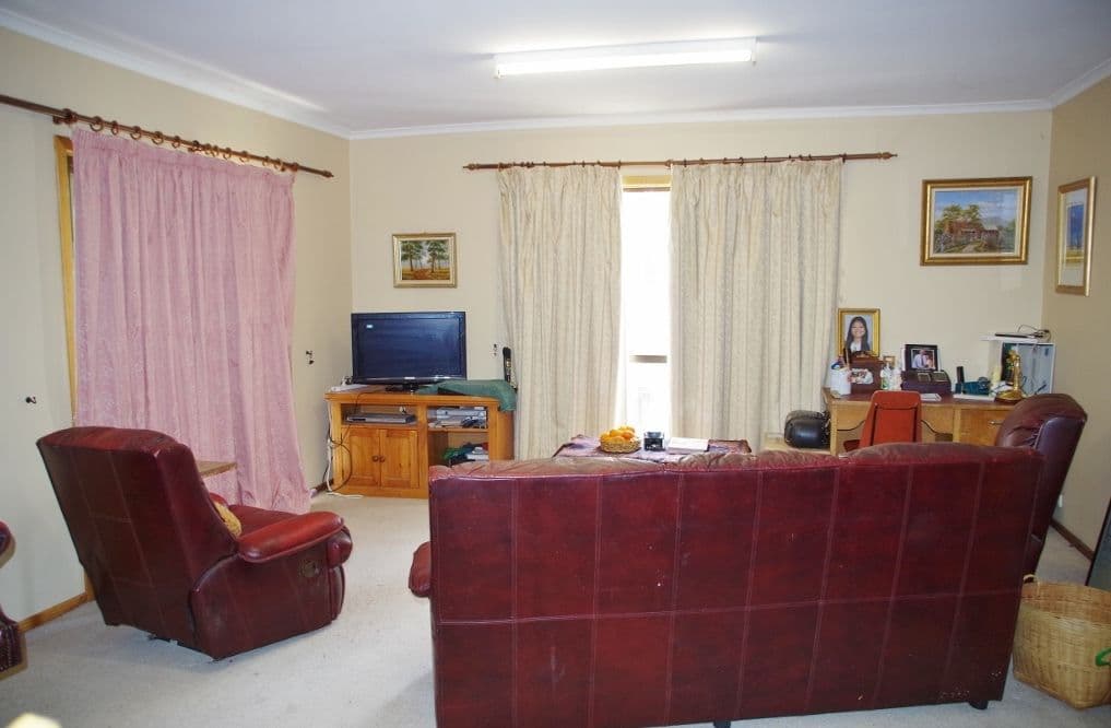 6 Kurrajong Avenue, Renmark SA 5341, Renmark - Thumbnail 4