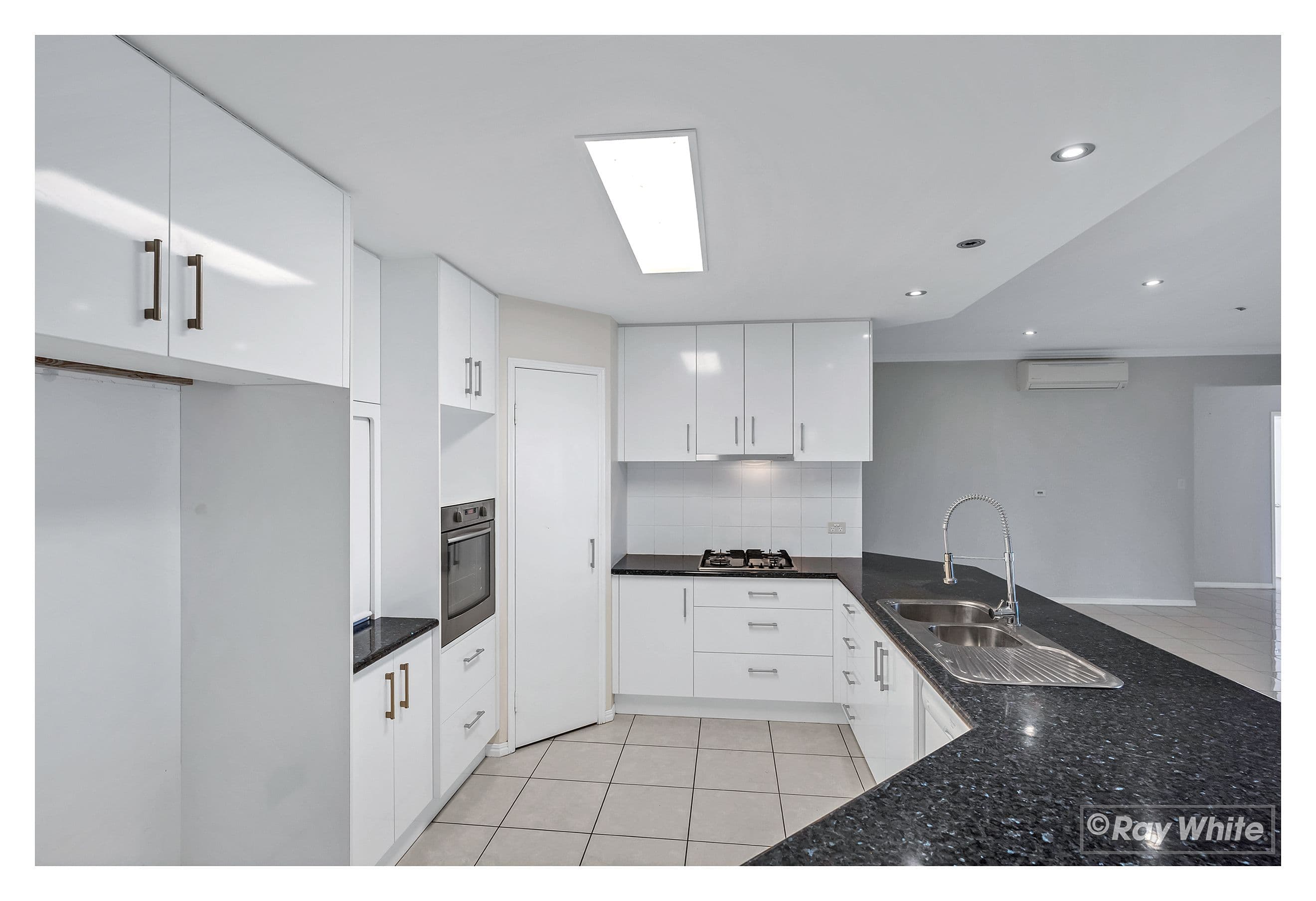 2 Skyline Drive, Norman Gardens QLD 4701, Norman Gardens - Thumbnail 3