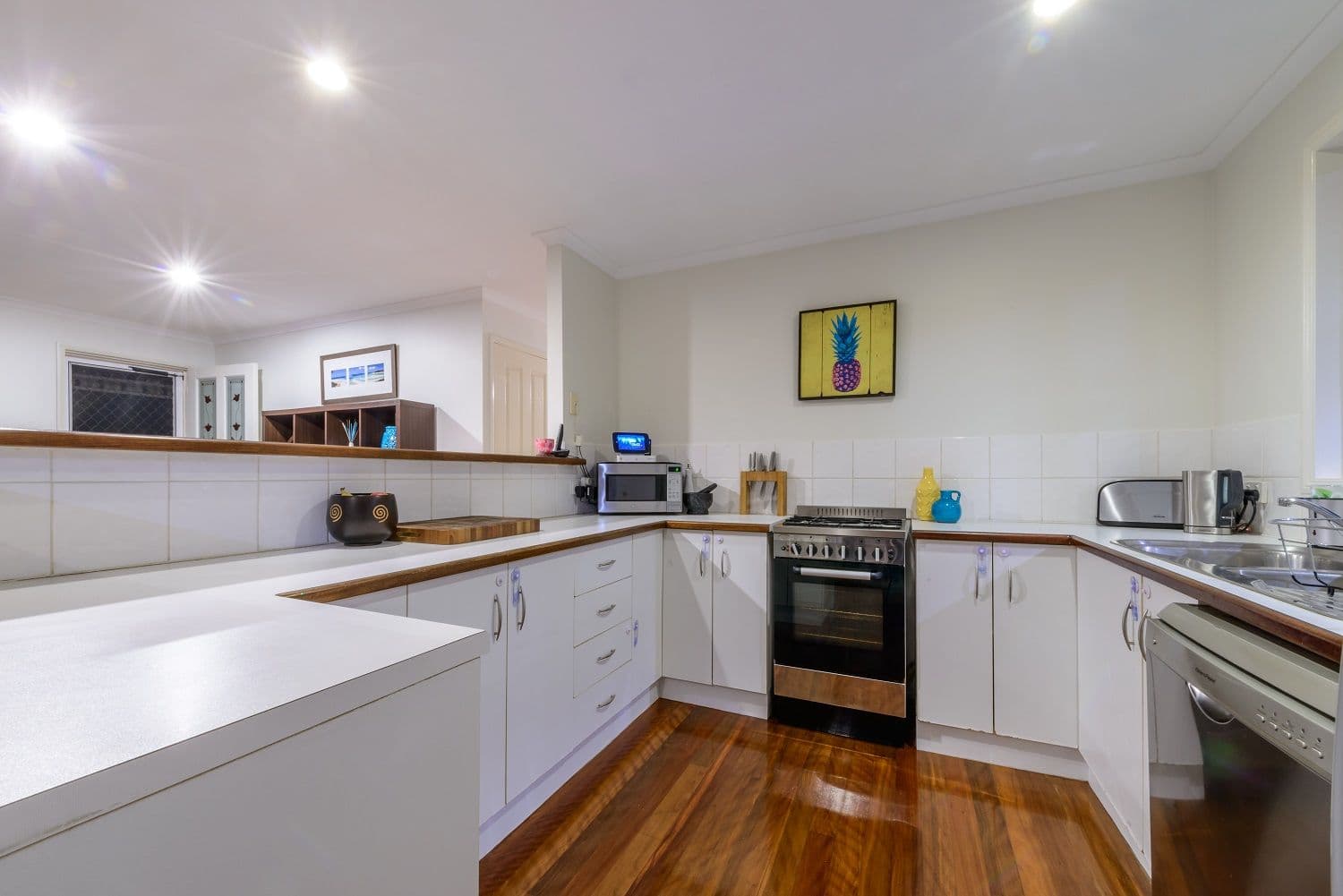 9 Sandpiper Crescent, JUBILEE POCKET QLD 4802, Jubilee Pocket - Thumbnail 4