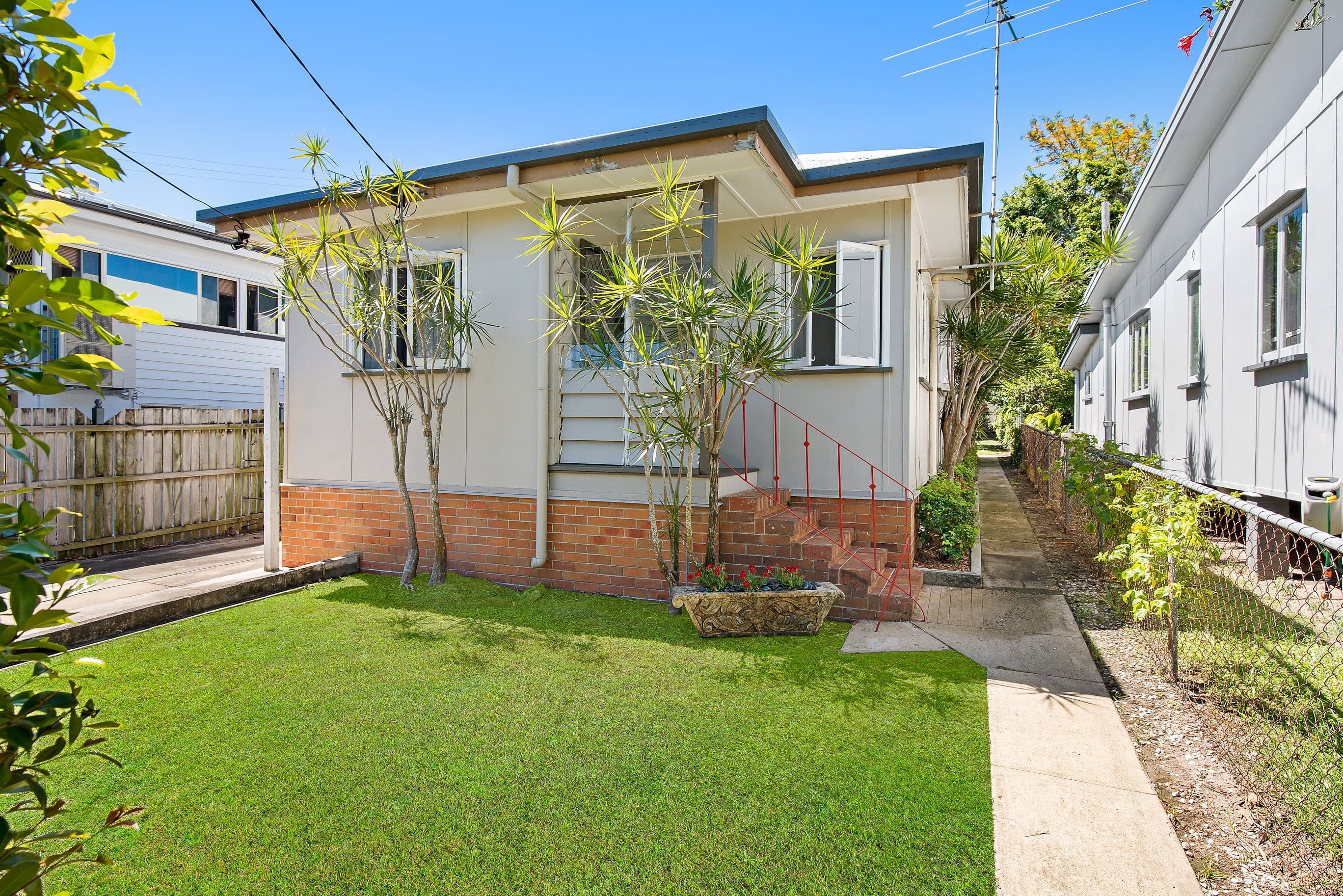18 Sydney Street, Redcliffe QLD 4020, Redcliffe - Image 1