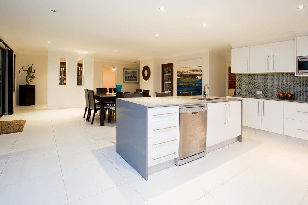 22 Pebble Beach Drive, RUNAWAY BAY QLD 4216, Runaway Bay - Thumbnail 6
