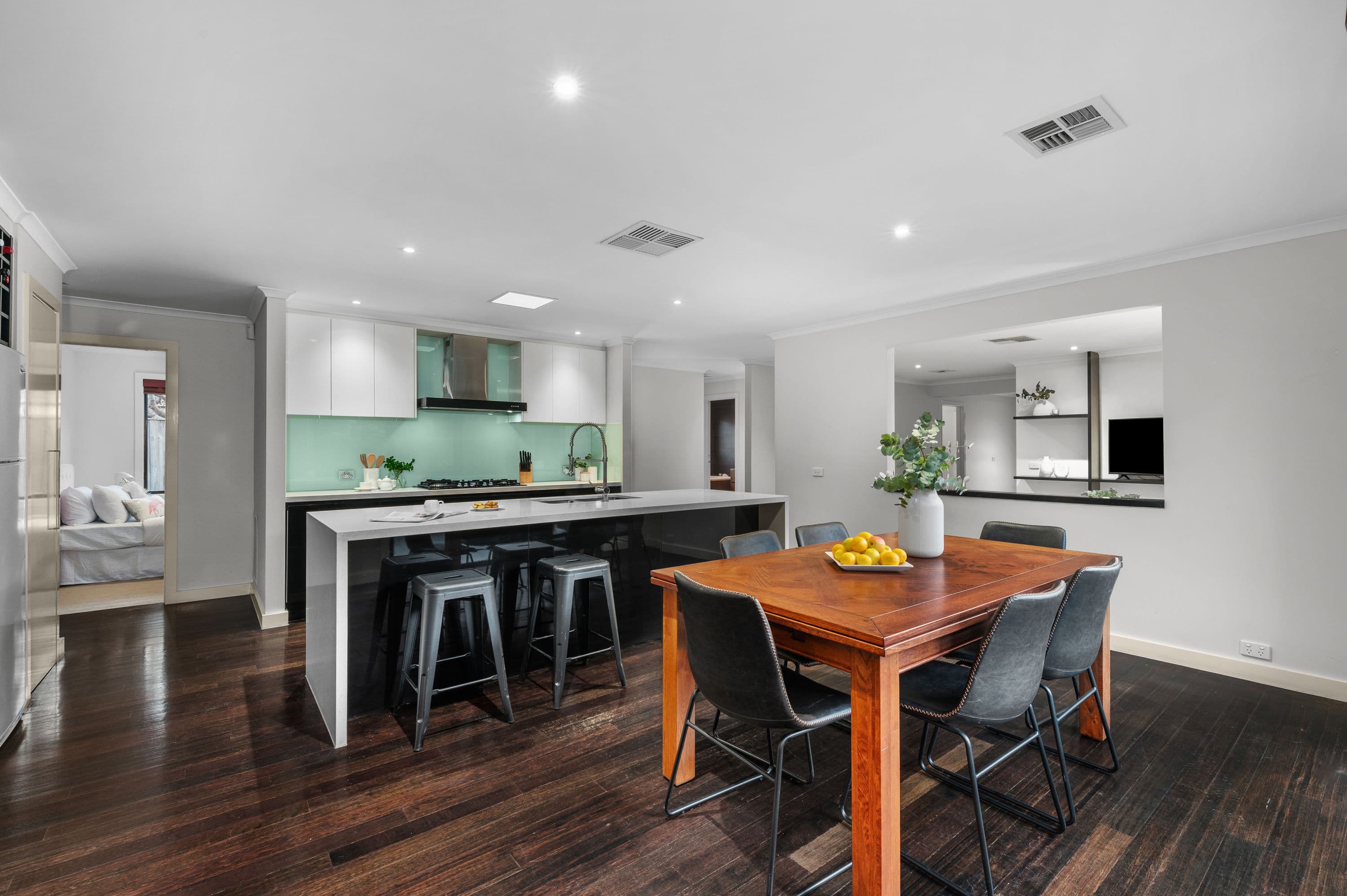 14 Montclaire Avenue, South Morang VIC 3752, South Morang - Thumbnail 3
