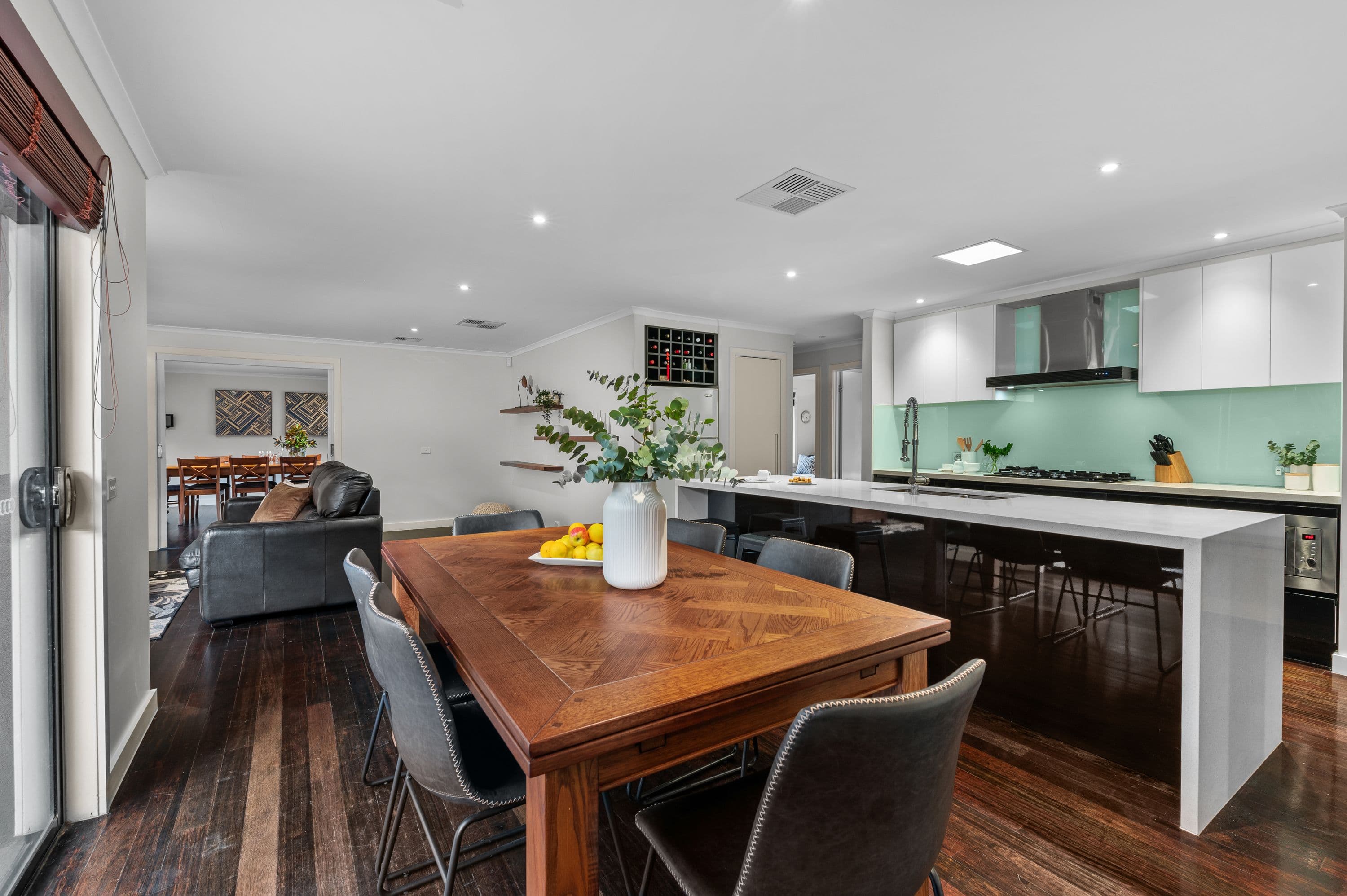 14 Montclaire Avenue, South Morang VIC 3752, South Morang - Thumbnail 4