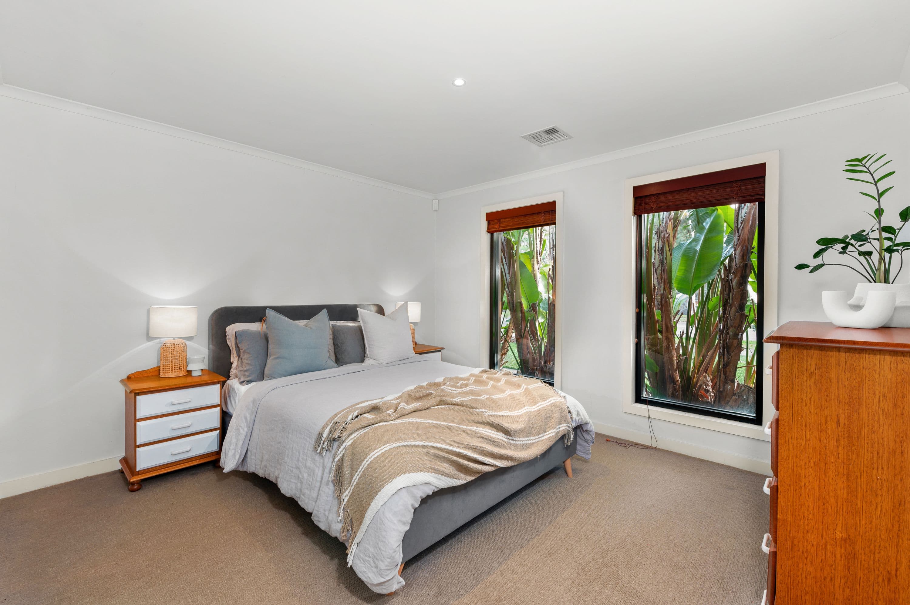 14 Montclaire Avenue, South Morang VIC 3752, South Morang - Thumbnail 7