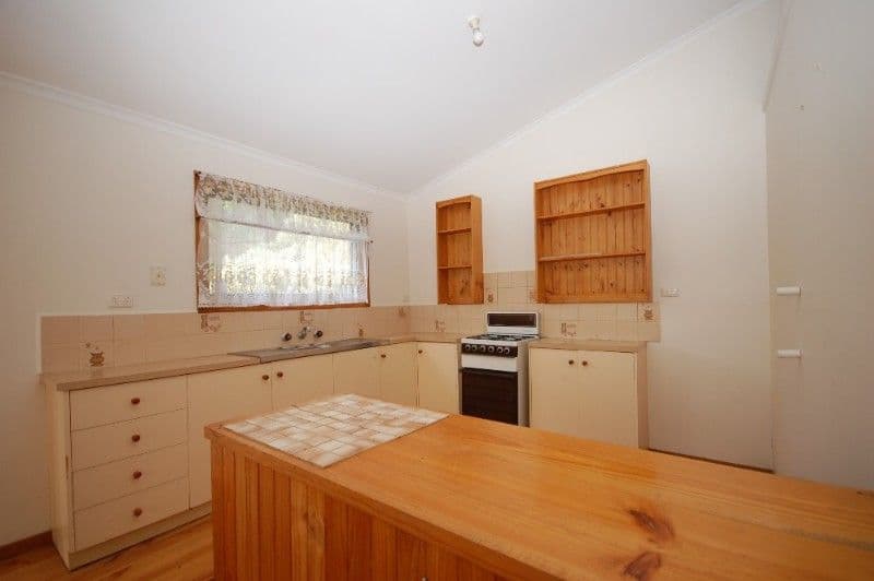 17 Falkingham Road, MOUNT EVELYN VIC 3796, Mount Evelyn - Thumbnail 3