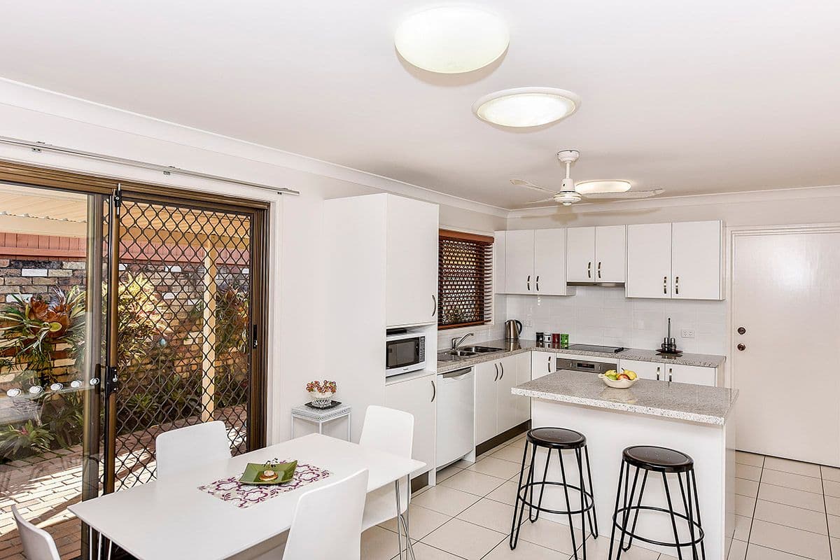 1 Glenalwyn Street, Holland Park QLD 4121, Holland Park - Thumbnail 2