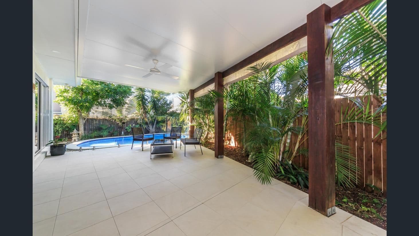 10 Allambi Avenue, Broadbeach Waters QLD 4218, Broadbeach Waters - Thumbnail 2