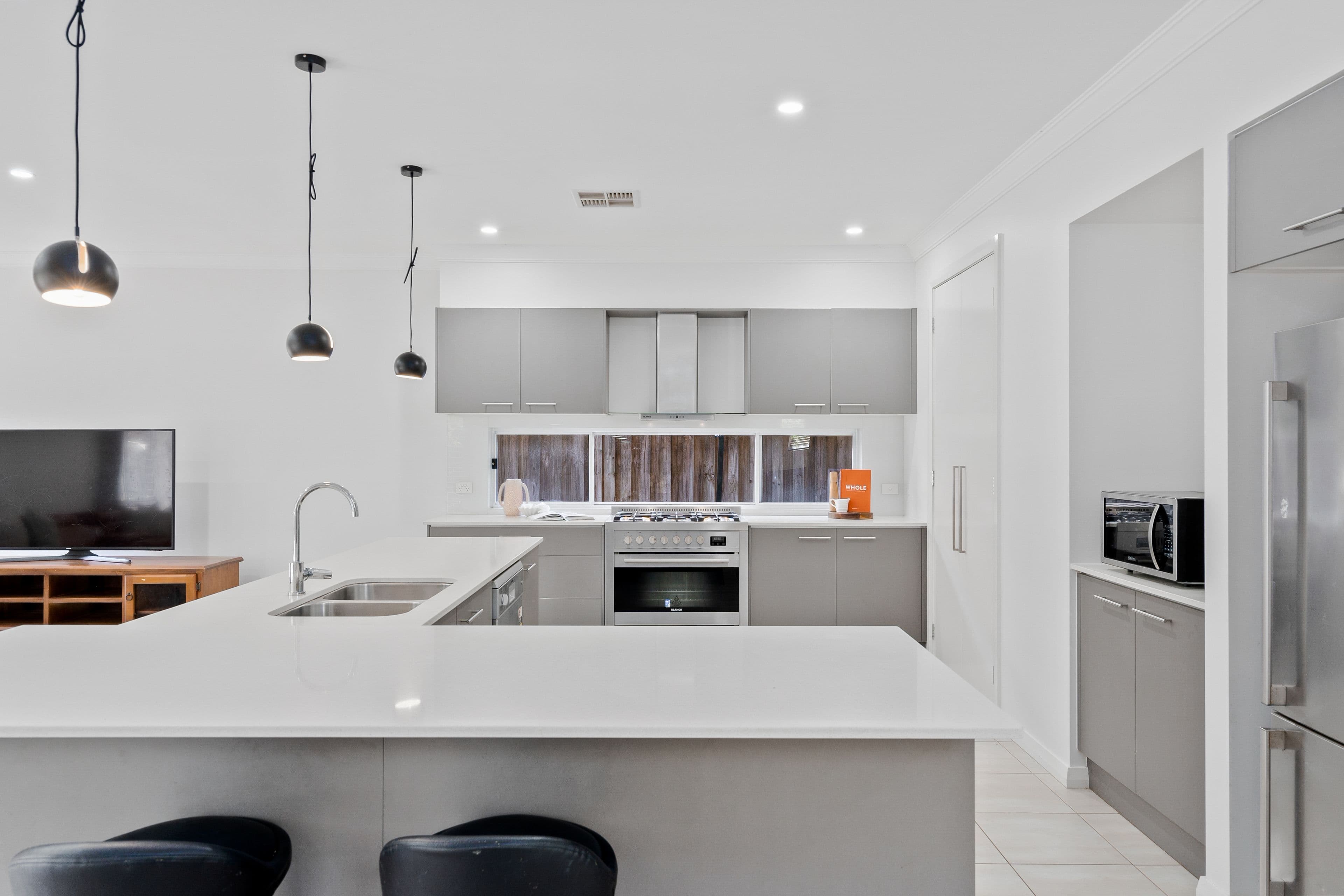 2 Carmargue Street, Beaumont Hills NSW 2155, Beaumont Hills - Thumbnail 2