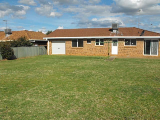 15 Ebelina Crescent, PARKES NSW 2870, Parkes - Thumbnail 4