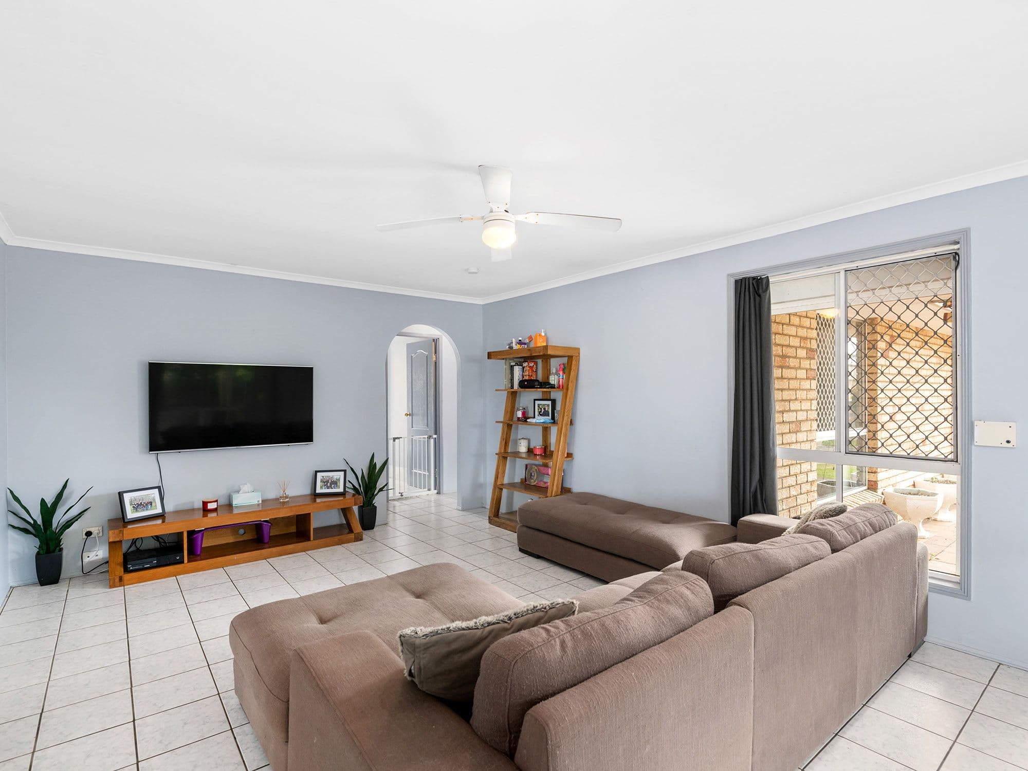 4 Calder Court, Crestmead QLD 4132, Crestmead - Image 1