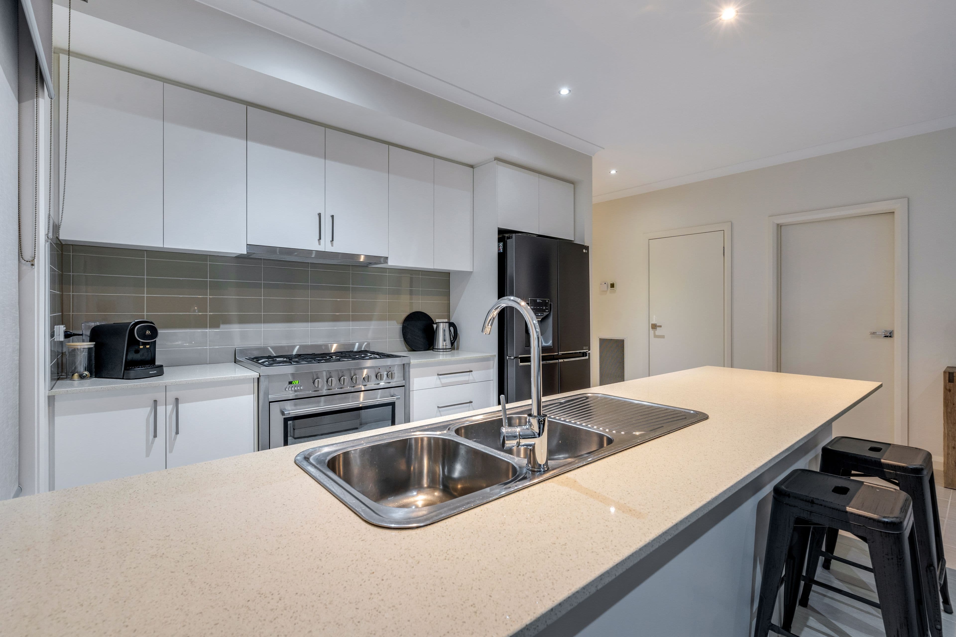 16 Montpellier Crescent, Craigieburn VIC 3064, Craigieburn - Thumbnail 3