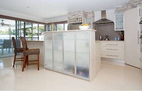 18 Naranga Avenue, Broadbeach Waters QLD 4218, Broadbeach Waters - Thumbnail 2