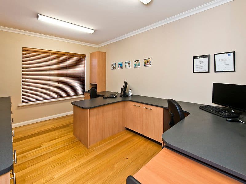 6 Illawarra Crescent, CANNING VALE WA 6155, Canning Vale - Thumbnail 6