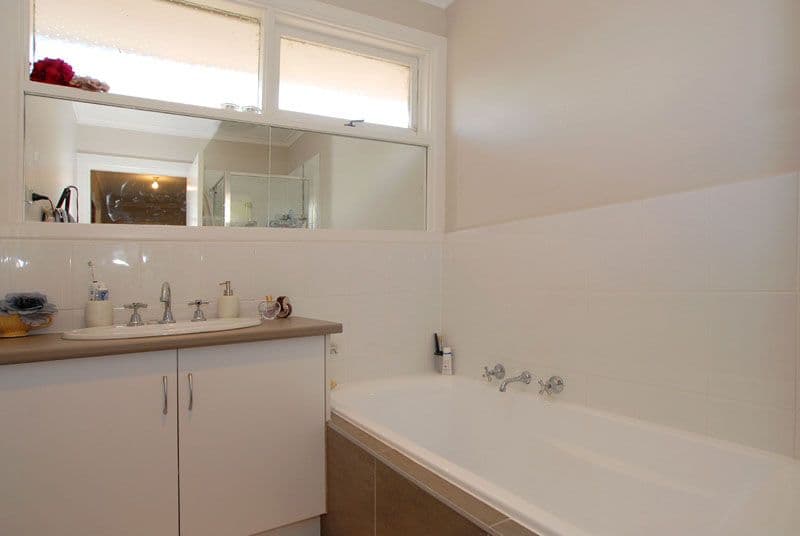 20 Walbundry Avenue, FRANKSTON VIC 3199, Frankston - Thumbnail 4