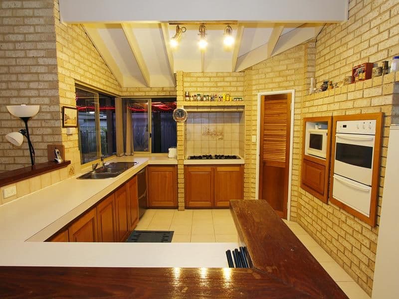 36 Challenger Drive, THORNLIE WA 6108, Thornlie - Thumbnail 3