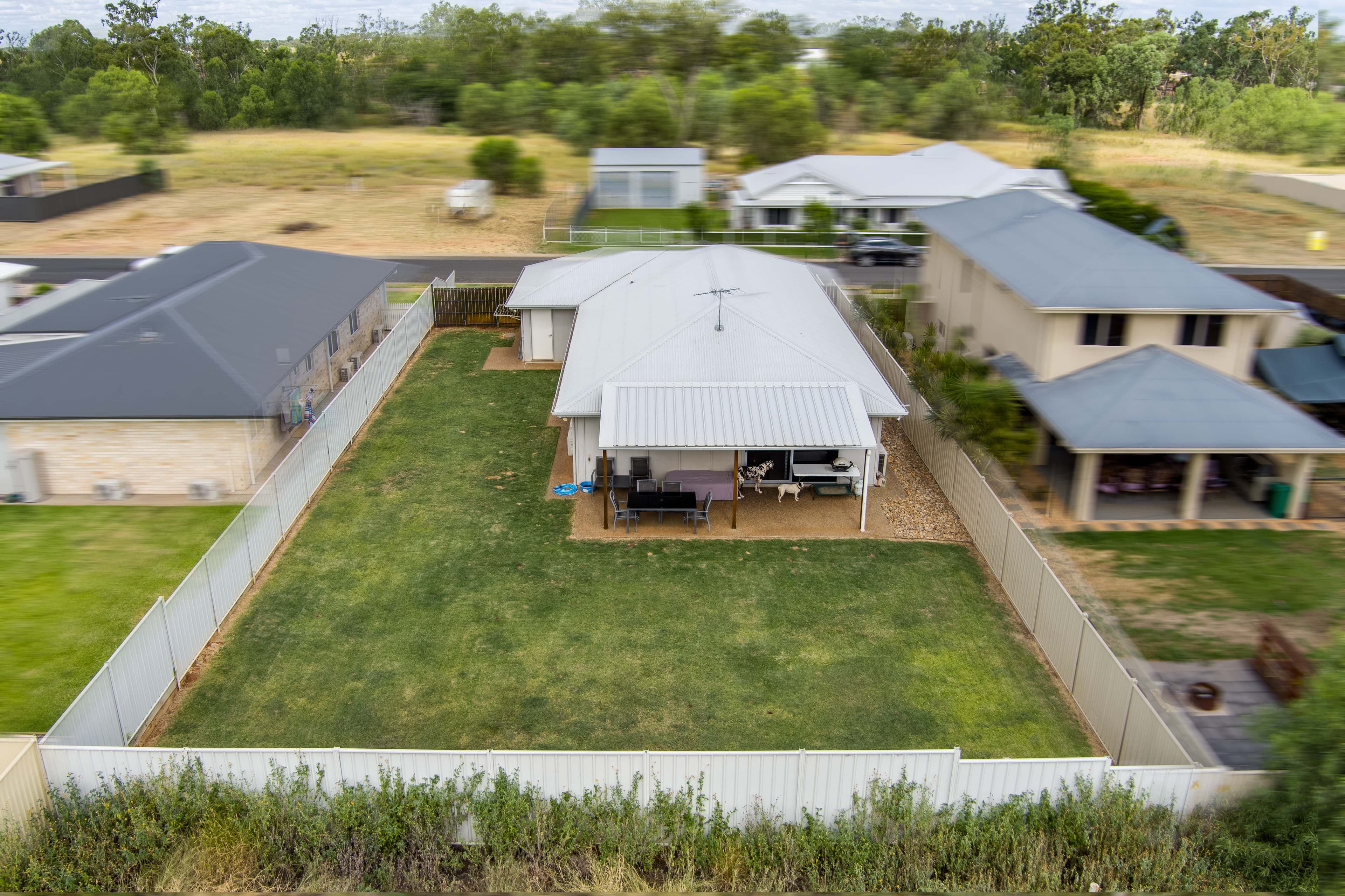 10 Longford Street, Emerald QLD 4720, Emerald - Thumbnail 3