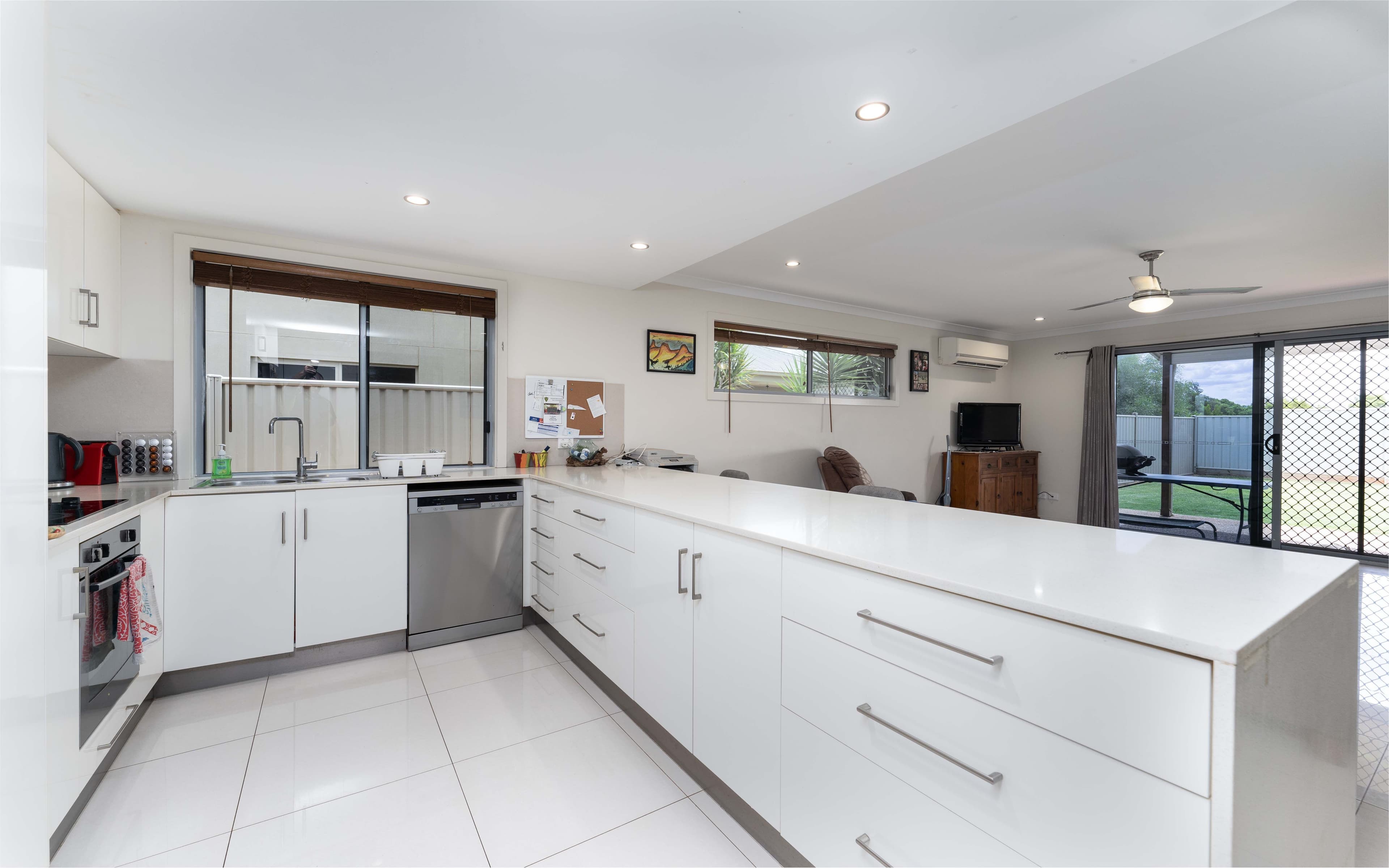 10 Longford Street, Emerald QLD 4720, Emerald - Thumbnail 4