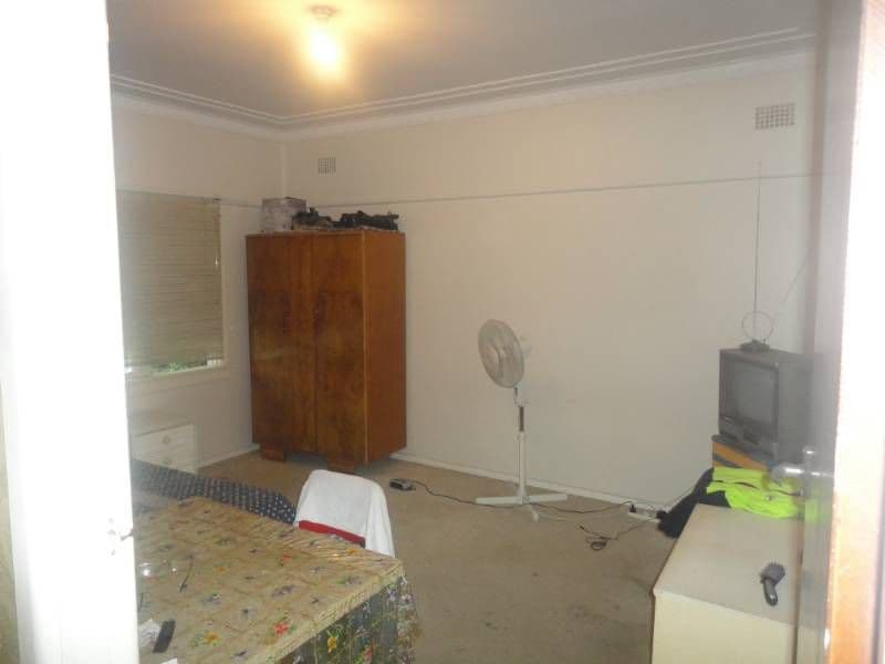 10 Slender Avenue, SMITHFIELD NSW 2164, Smithfield - Thumbnail 3