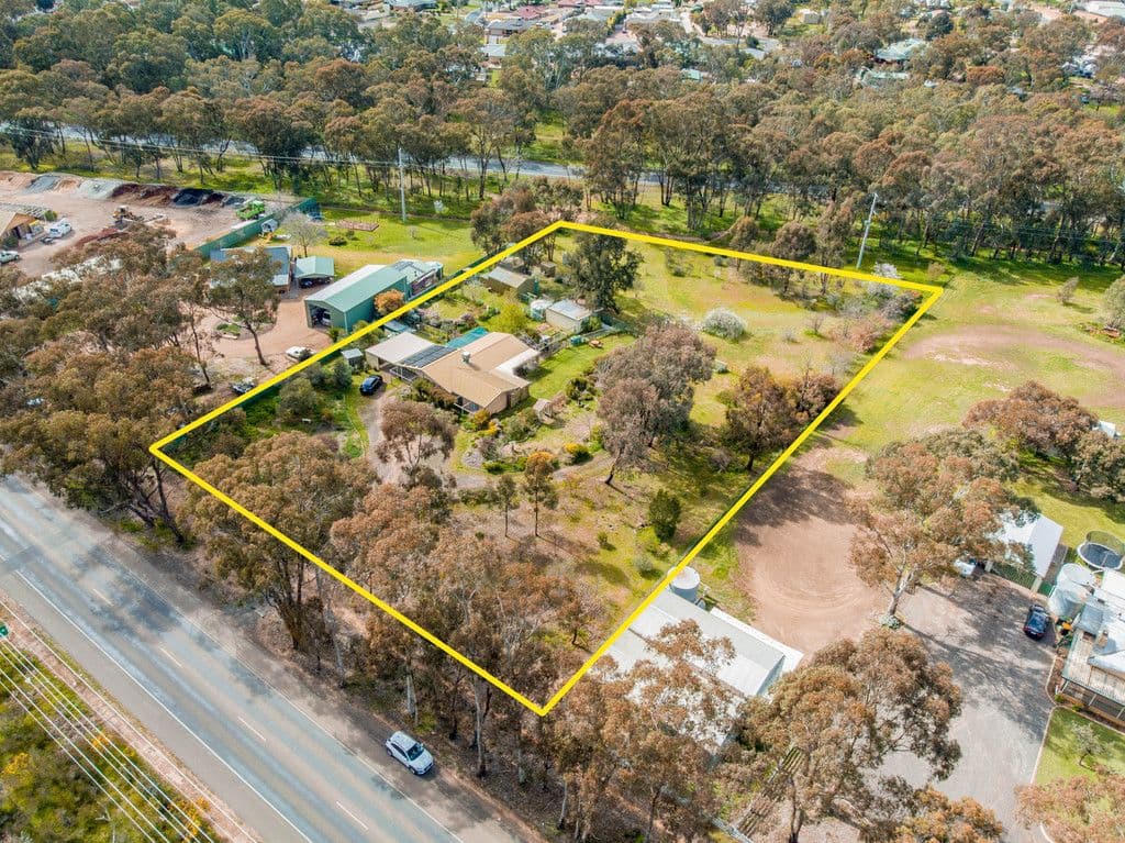 458 Olympic Parade, Maiden Gully VIC 3551, Maiden Gully - Image 1