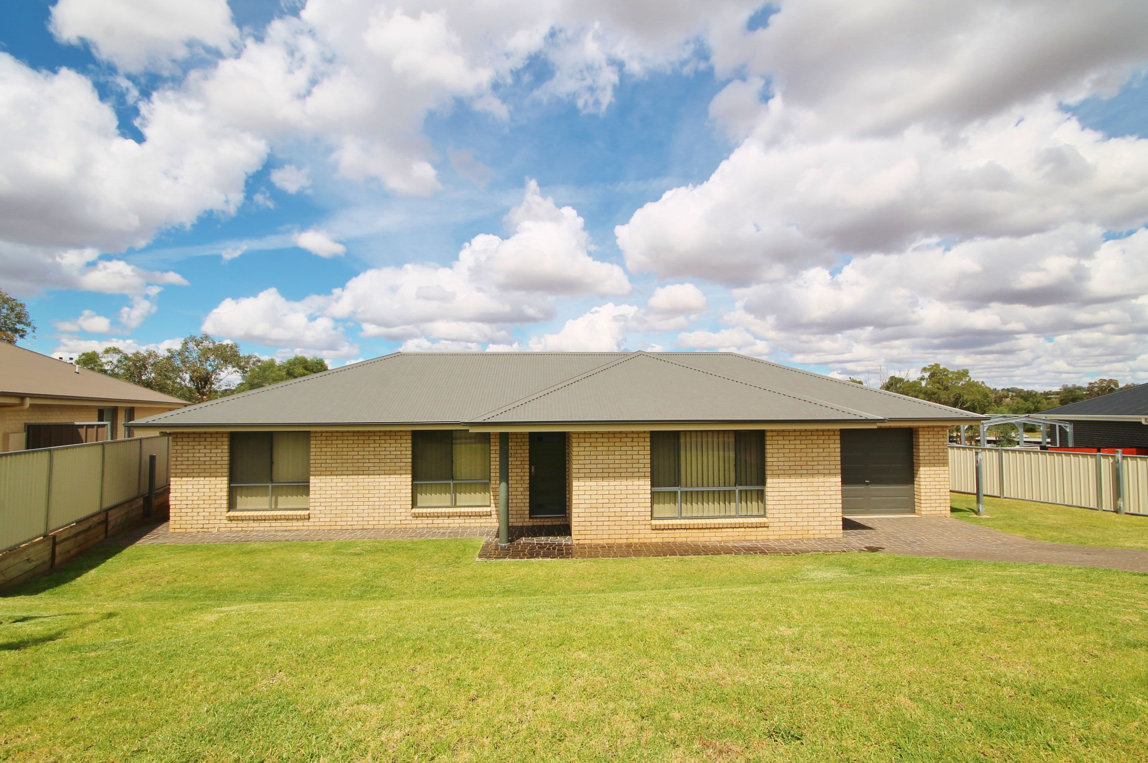 36 Jordan Place, Young - Image 1