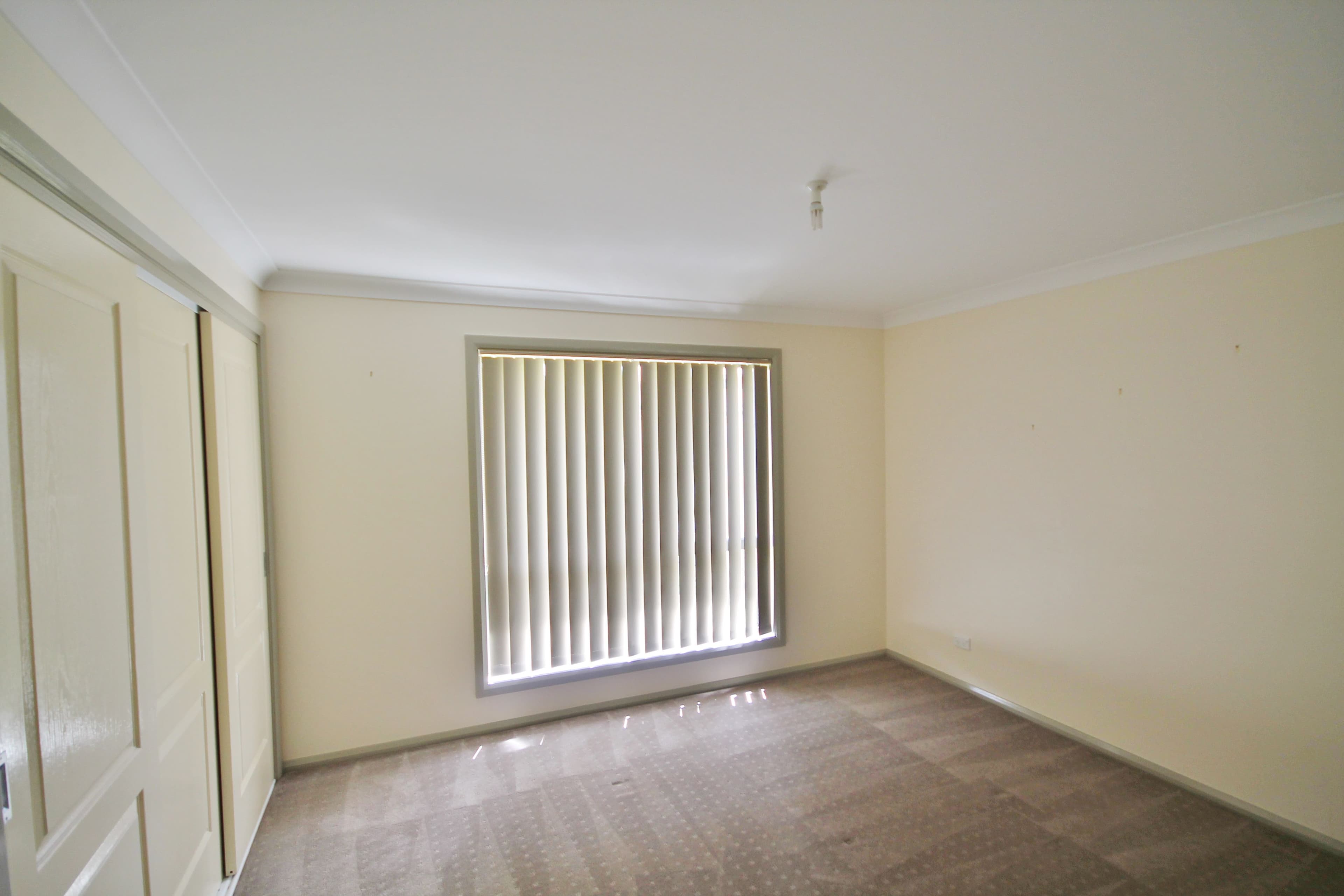 36 Jordan Place, Young - Thumbnail 8