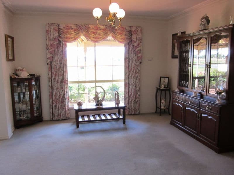 76 Pascoe Street, ROCHESTER VIC 3561, Rochester - Thumbnail 3