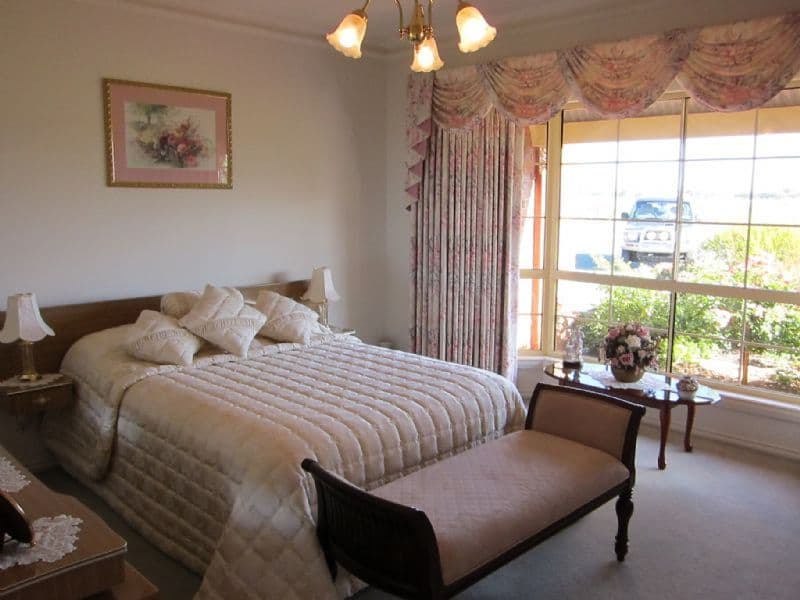 76 Pascoe Street, ROCHESTER VIC 3561, Rochester - Thumbnail 4