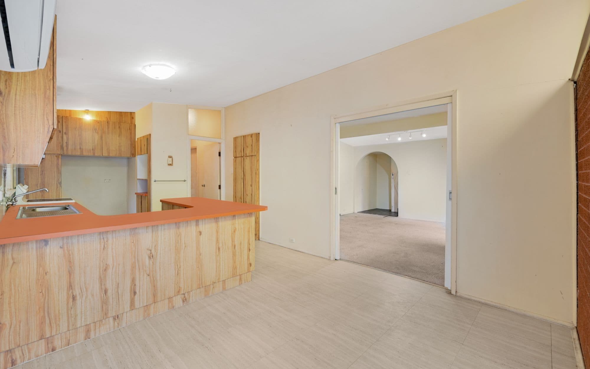 118 Macquarie Avenue, Campbelltown NSW 2560, Campbelltown - Thumbnail 2