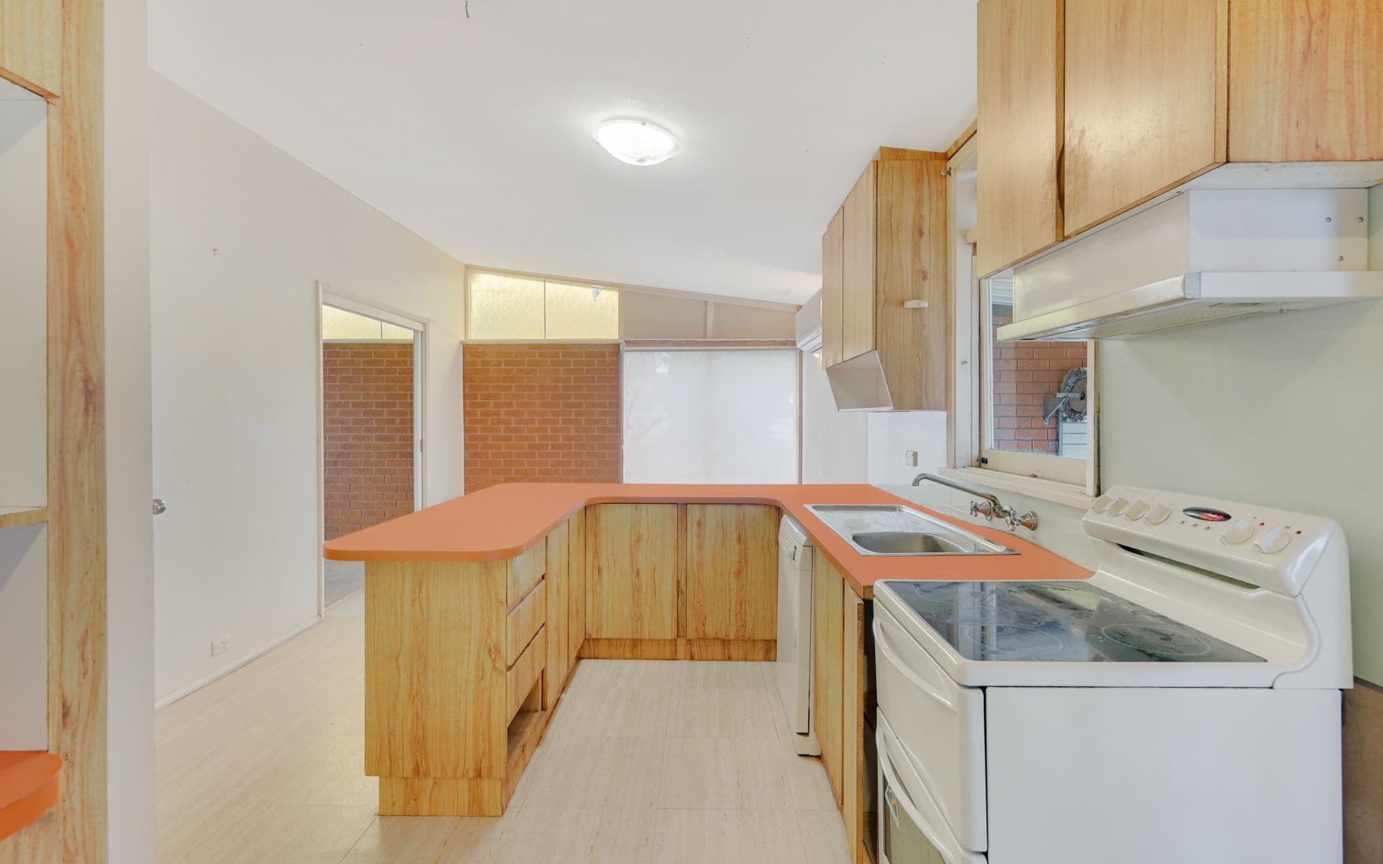 118 Macquarie Avenue, Campbelltown NSW 2560, Campbelltown - Thumbnail 5