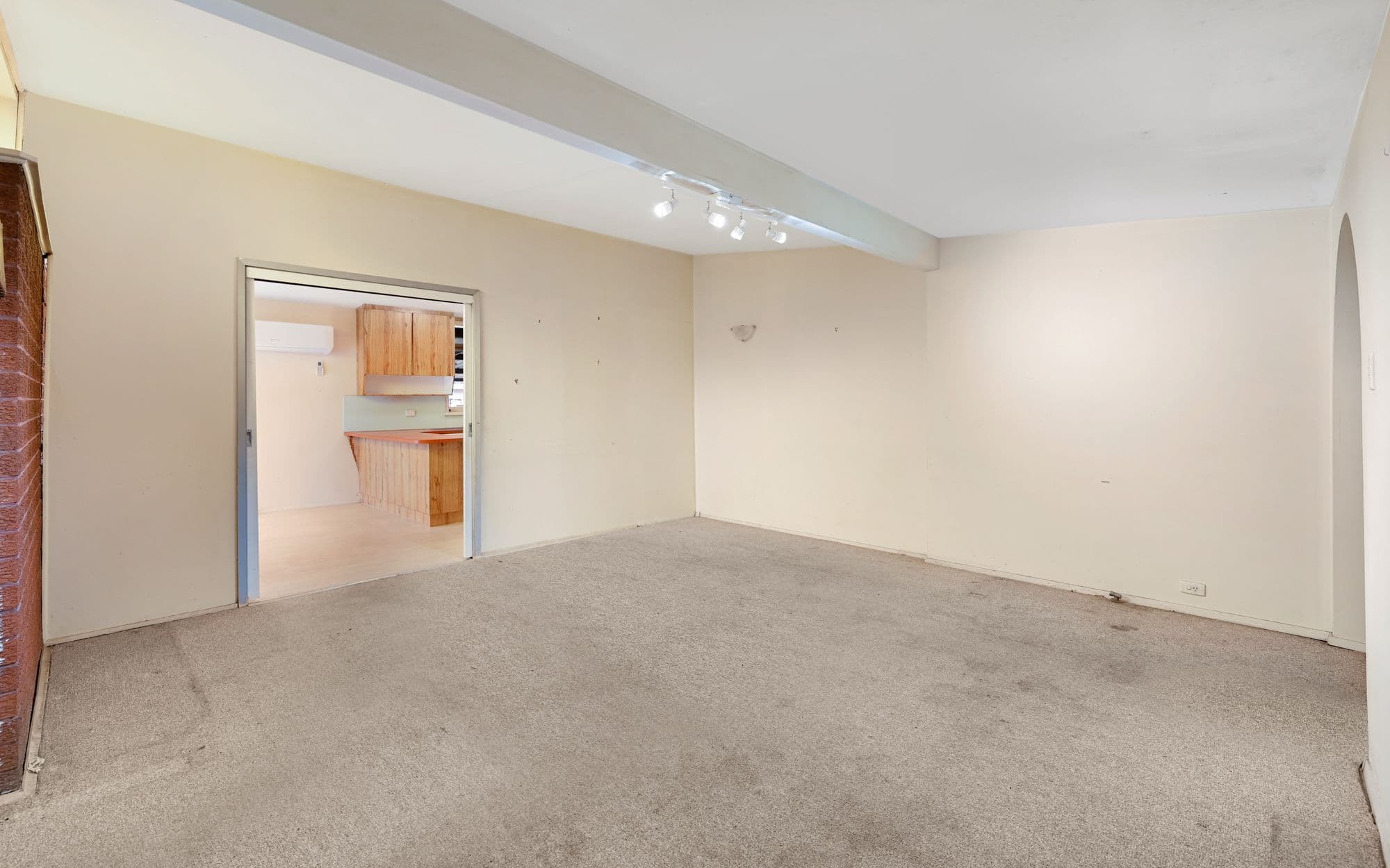 118 Macquarie Avenue, Campbelltown NSW 2560, Campbelltown - Thumbnail 7