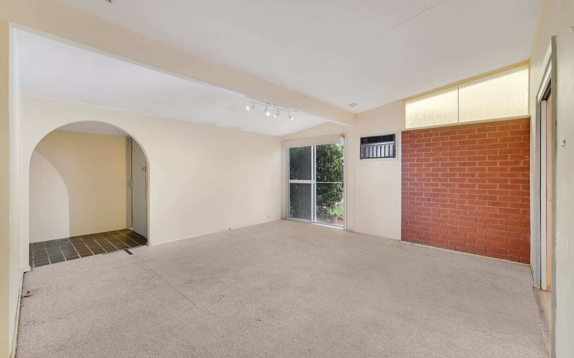 118 Macquarie Avenue, Campbelltown NSW 2560, Campbelltown - Thumbnail 8