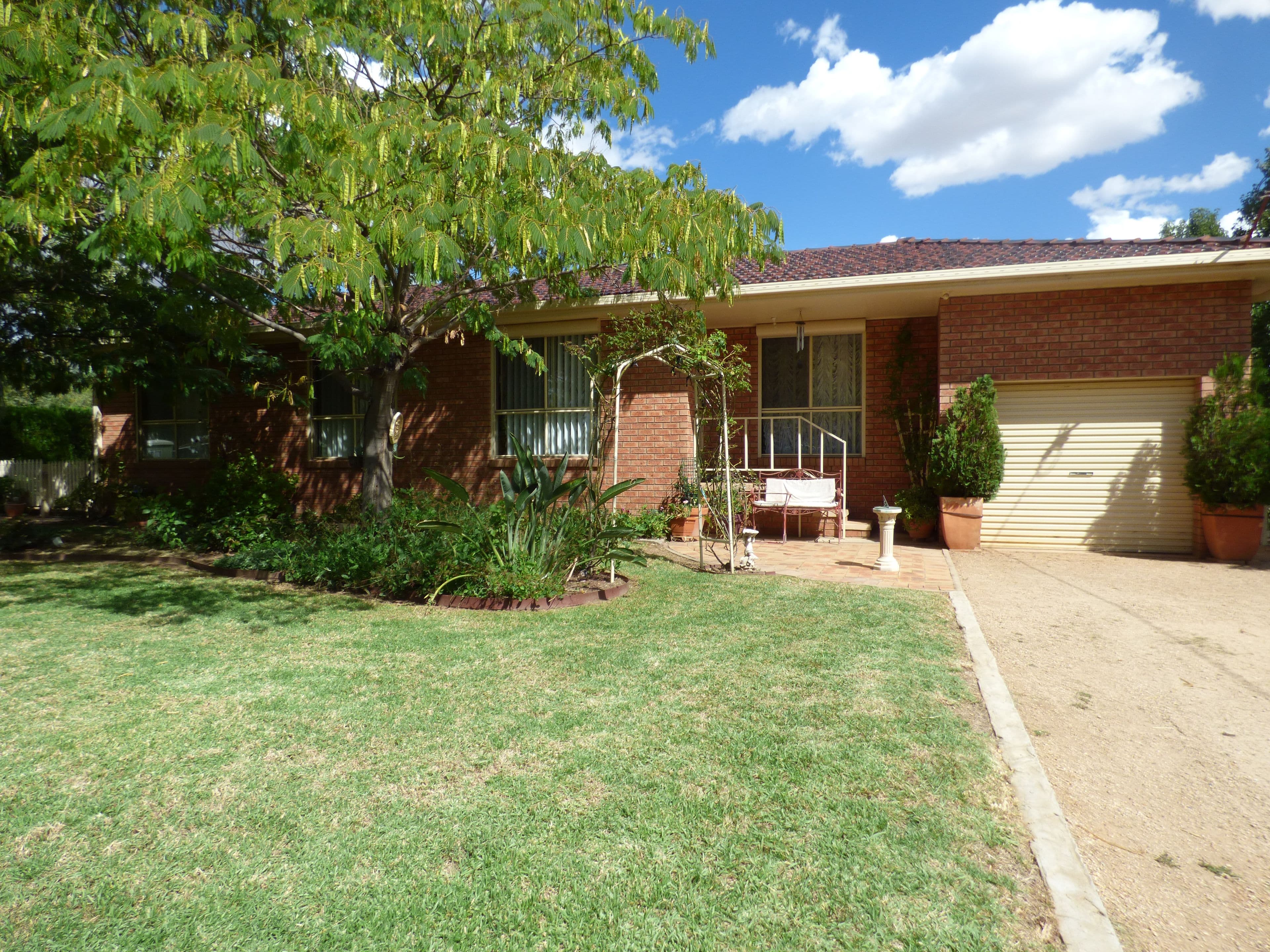 49 Reymond Street, Forbes - Image 1