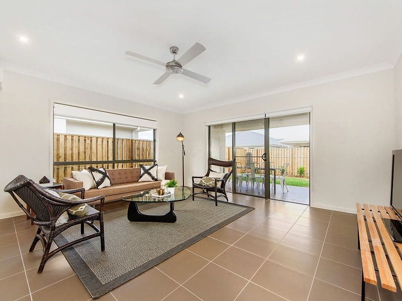 64 Hillstone Crescent, MAUDSLAND QLD 4210, Maudsland - Thumbnail 3