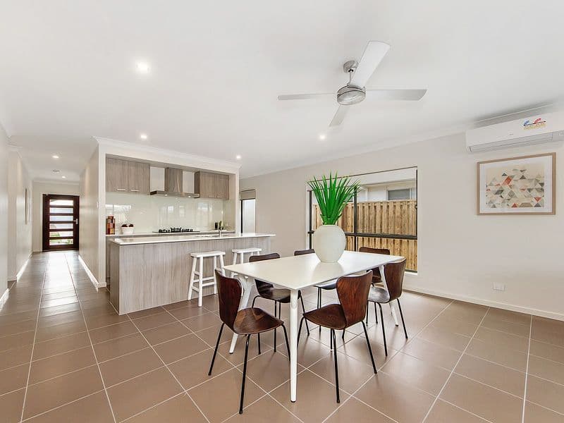 64 Hillstone Crescent, MAUDSLAND QLD 4210, Maudsland - Thumbnail 4