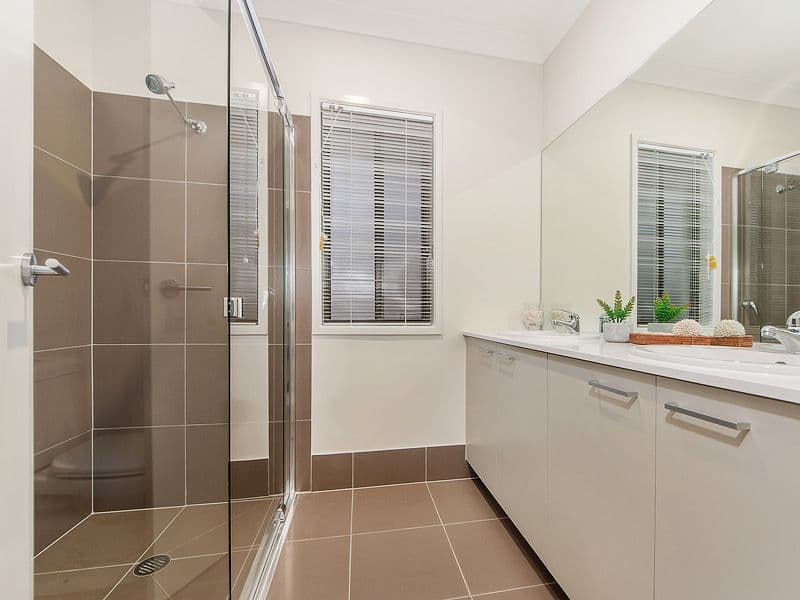 64 Hillstone Crescent, MAUDSLAND QLD 4210, Maudsland - Thumbnail 8