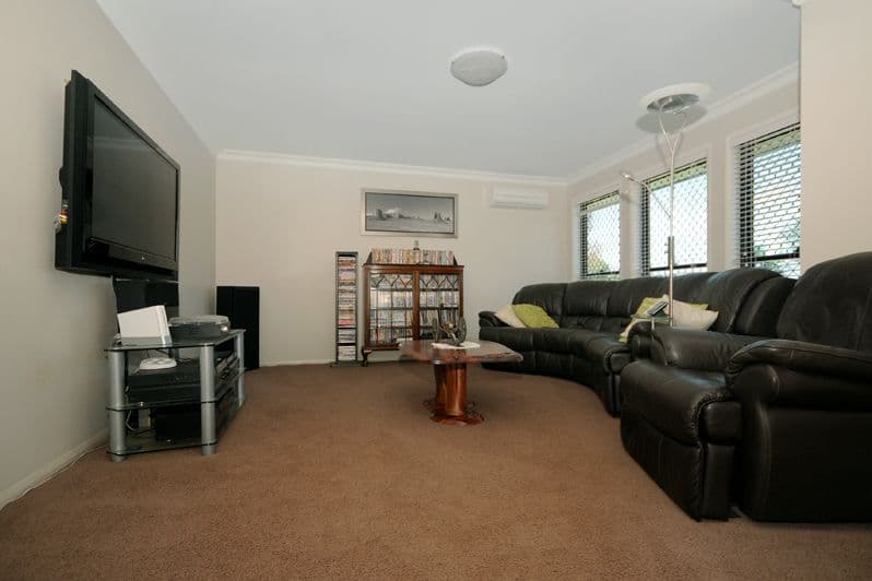 35 Nioka Drive, Highfields QLD 4352, Highfields - Thumbnail 2