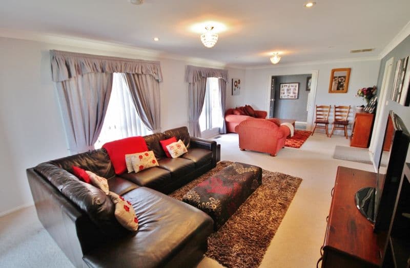 120 Edwards Street, Young NSW 2594, Young - Thumbnail 3