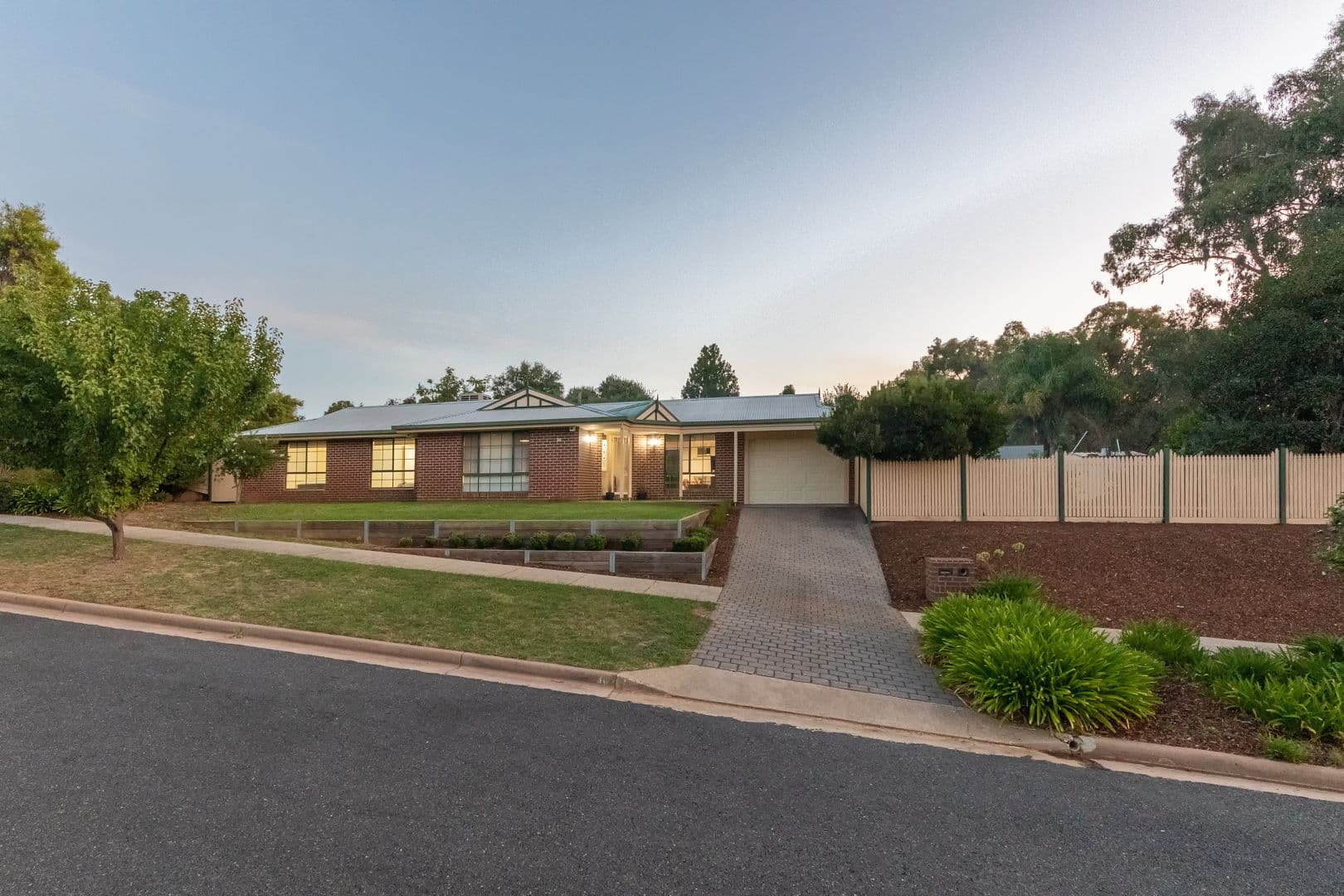 36 Peacock Avenue, West Wodonga VIC 3690, West Wodonga - Thumbnail 2