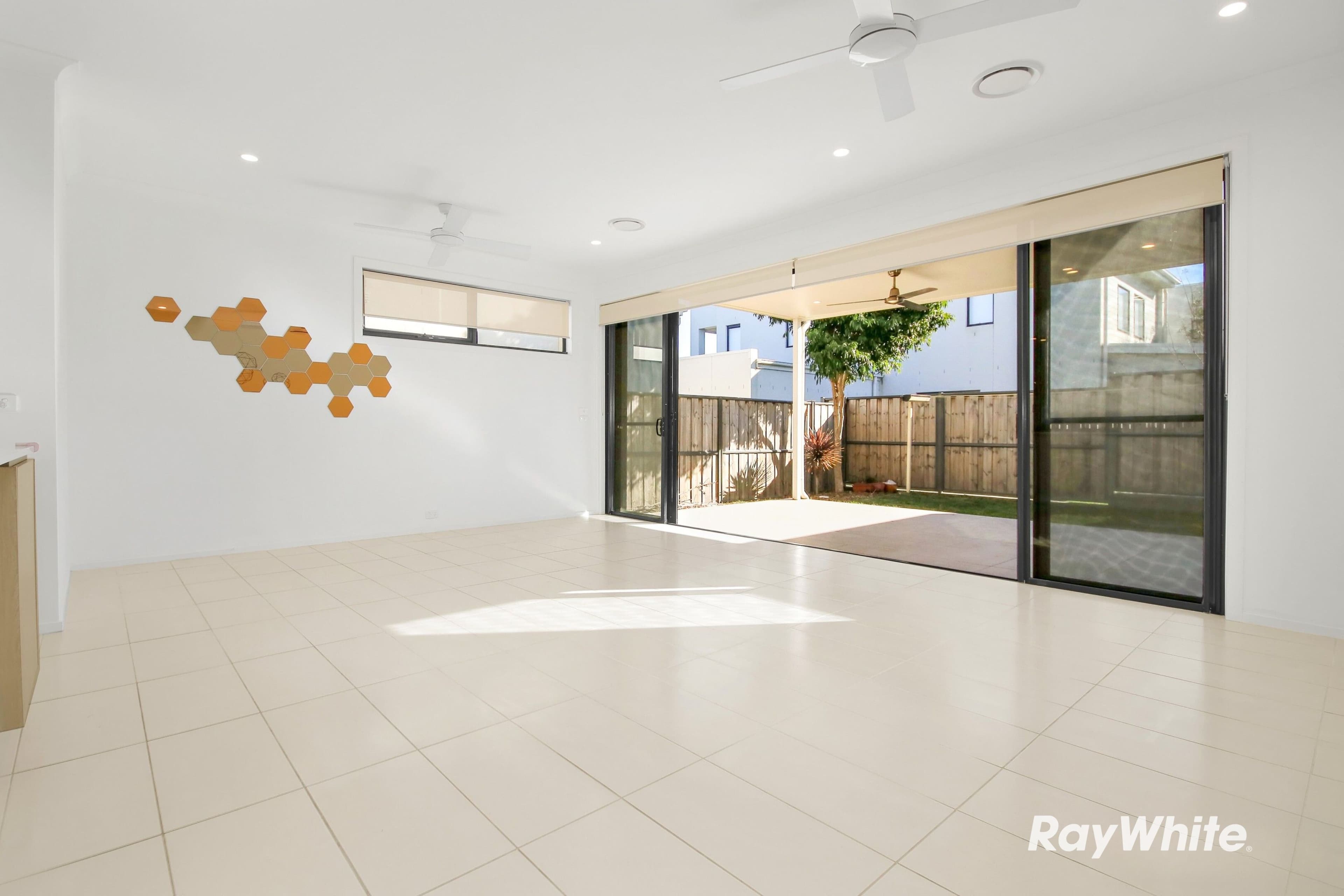 26 Greenbank Drive, Blacktown NSW 2148, Blacktown - Thumbnail 2