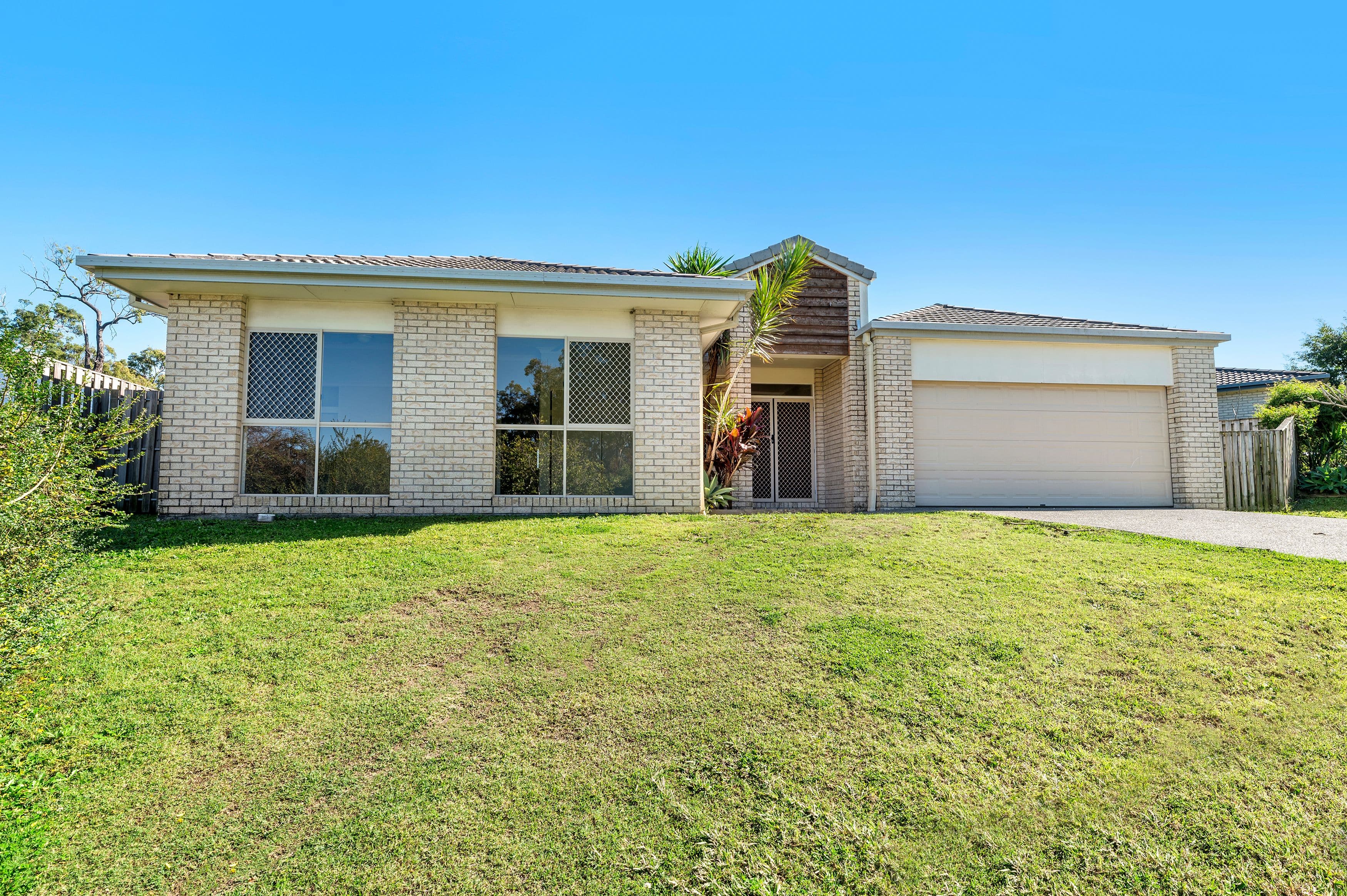 8 Coomera Heights Drive, Pimpama, Upper Coomera QLD 4209, Upper Coomera - Thumbnail 2
