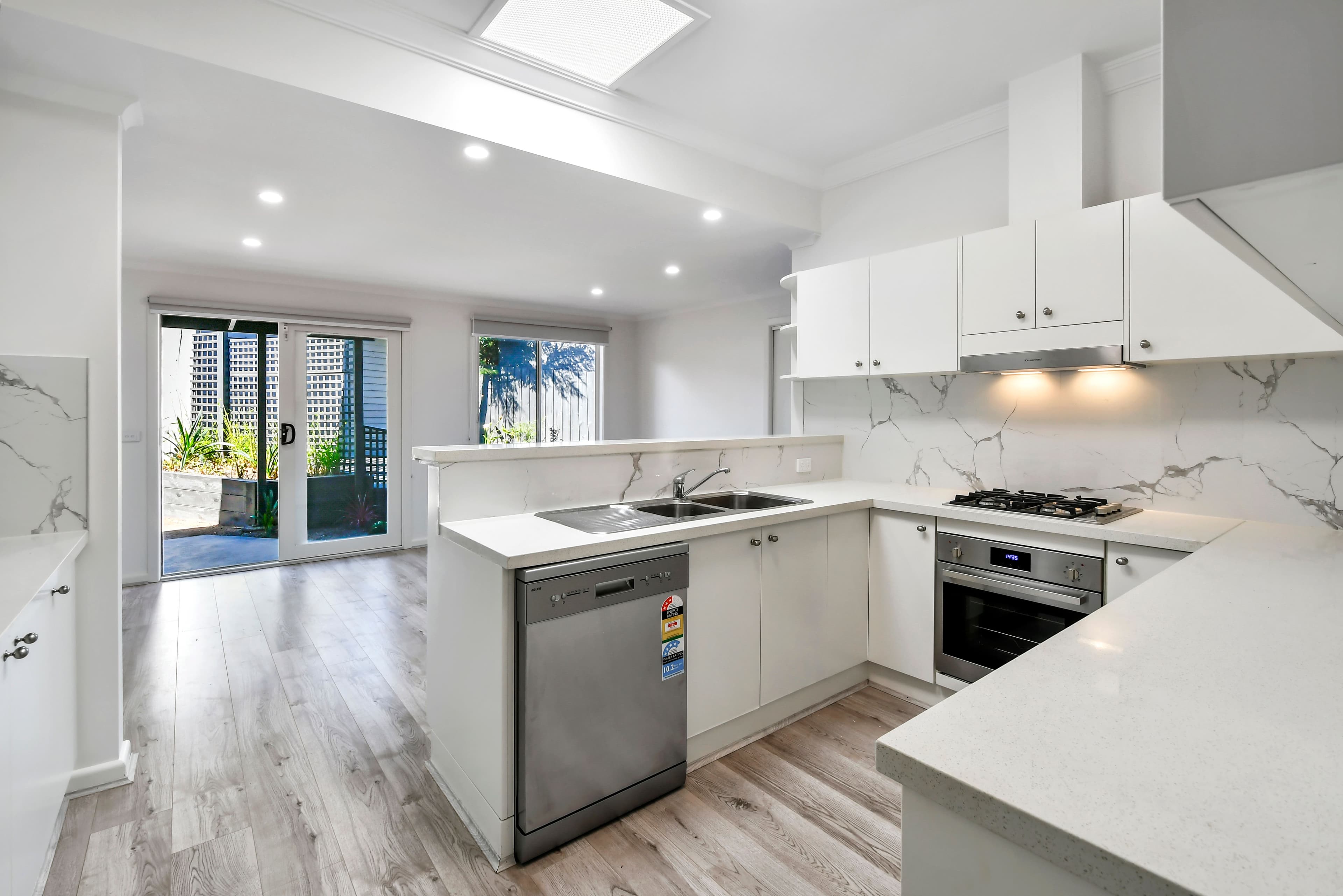 1 Lorraine Street, Frankston VIC 3199, Frankston - Thumbnail 5